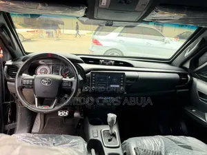 Toyota Hilux 2023 Black