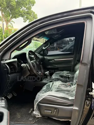 Toyota Hilux 2023 Black