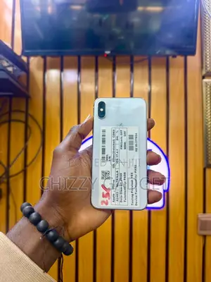 Apple iPhone X 64 GB White