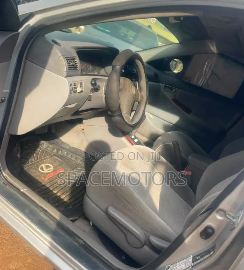 Toyota Corolla 2005 Silver