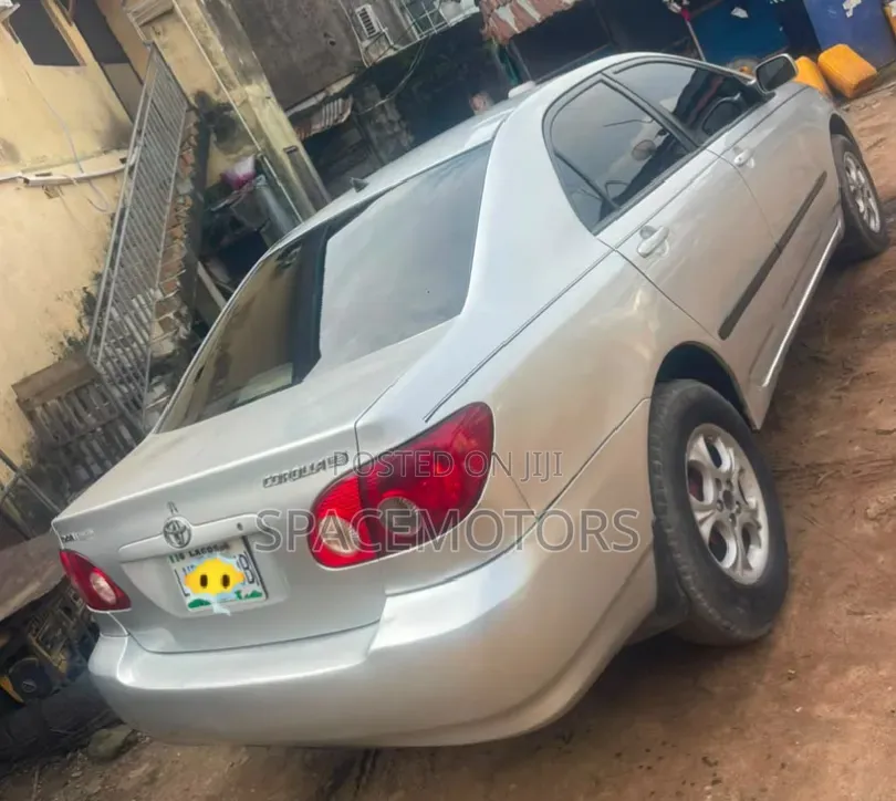 Toyota Corolla 2005 Silver
