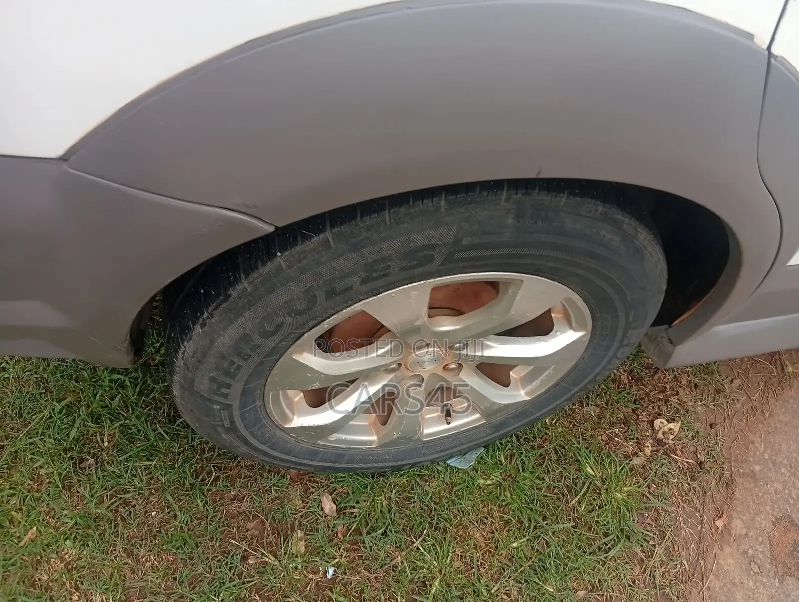 Pontiac Vibe 2006 White