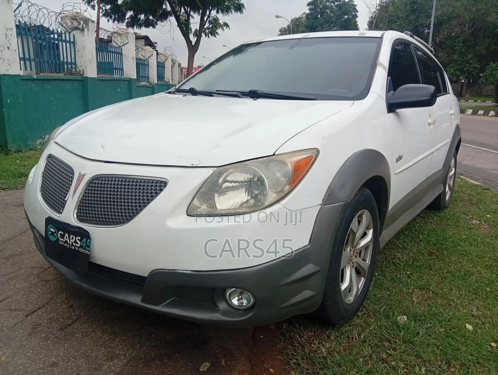 Pontiac Vibe 2006 White