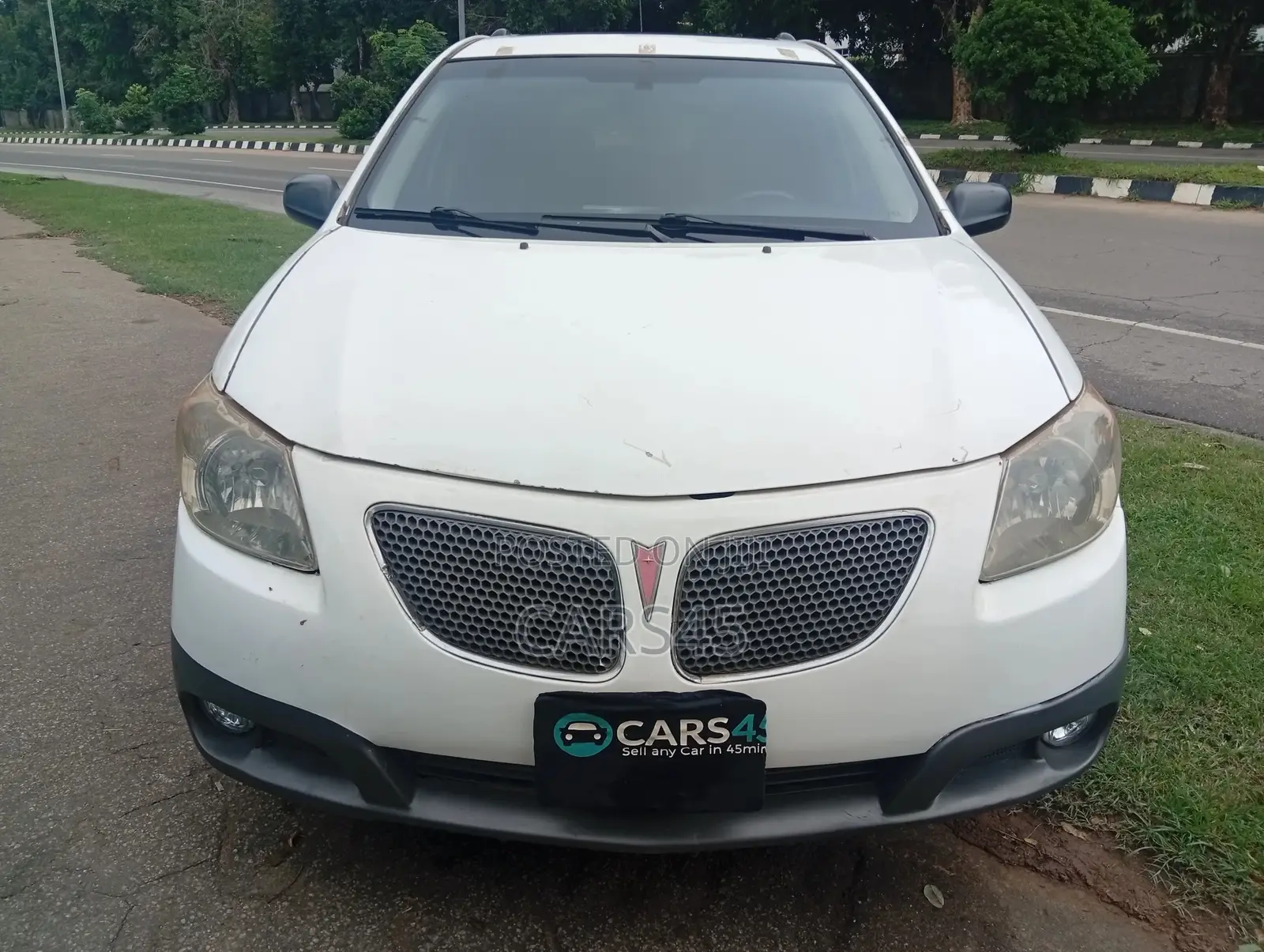 Pontiac Vibe 2006 White