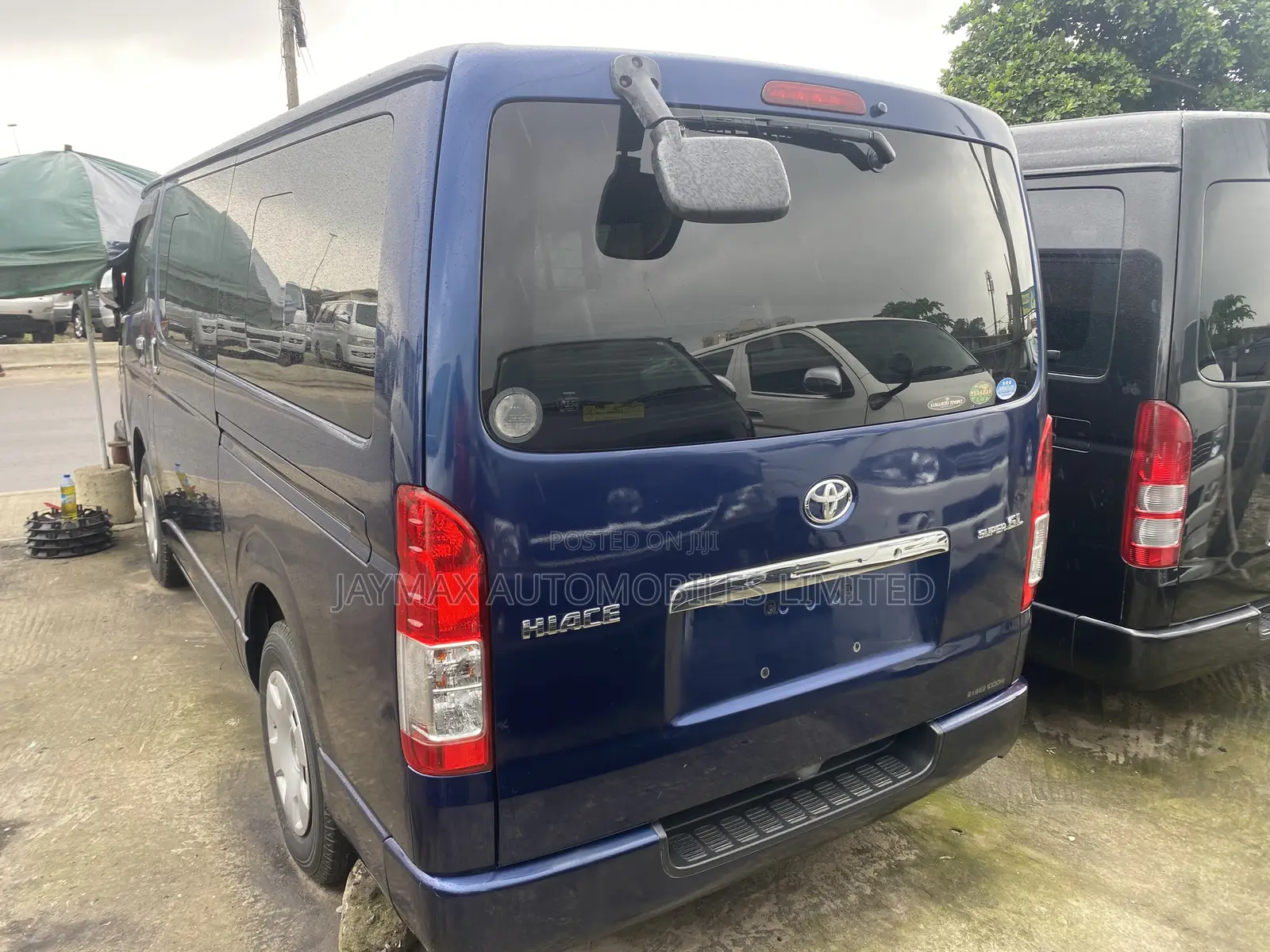 Toyota HiAce 2012 Blue