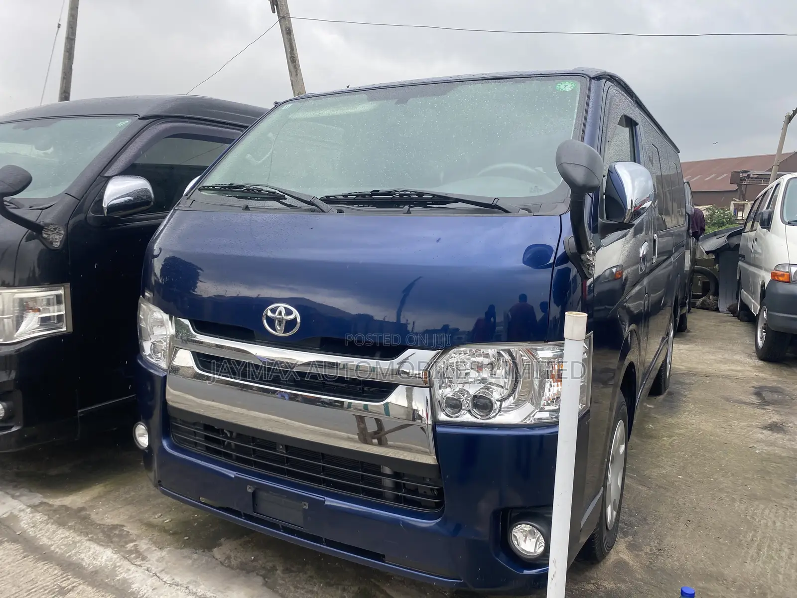 Toyota HiAce 2012 Blue
