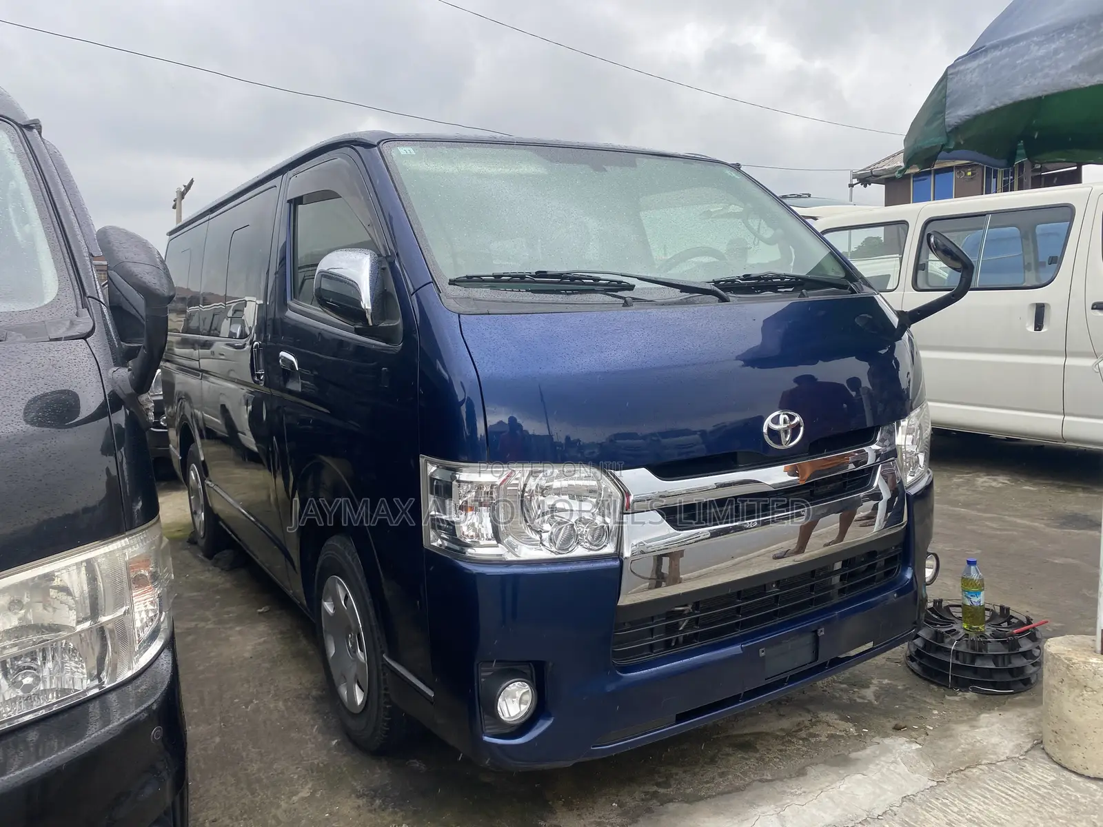 Toyota HiAce 2012 Blue