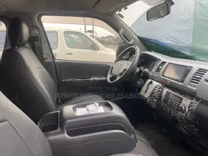 Toyota HiAce 2012 Blue