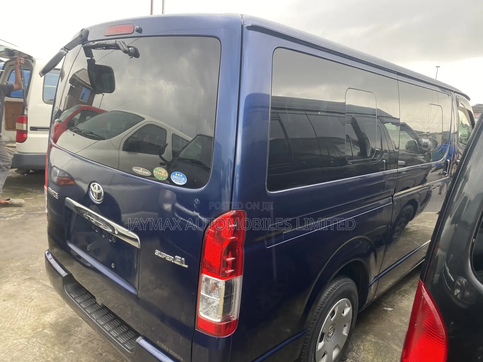 Toyota HiAce 2012 Blue