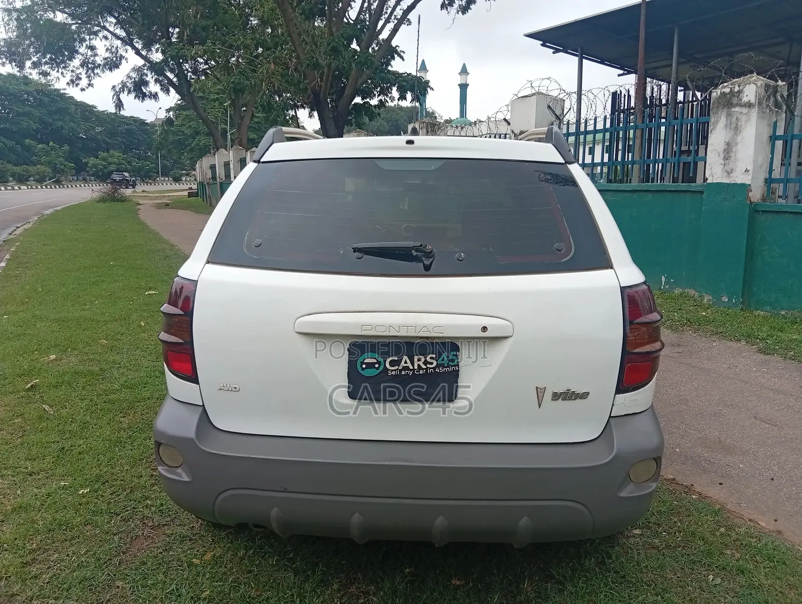 Pontiac Vibe 2006 White