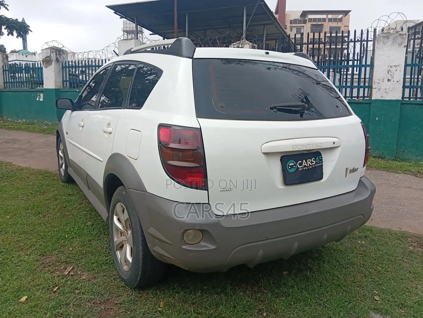Pontiac Vibe 2006 White