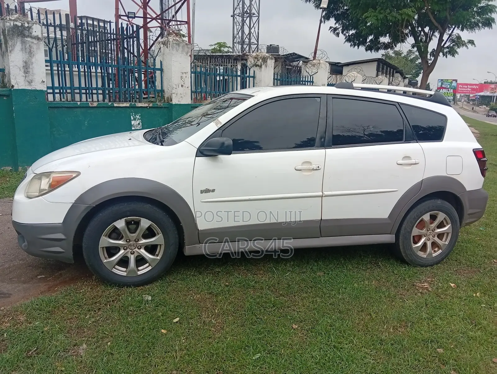 Pontiac Vibe 2006 White