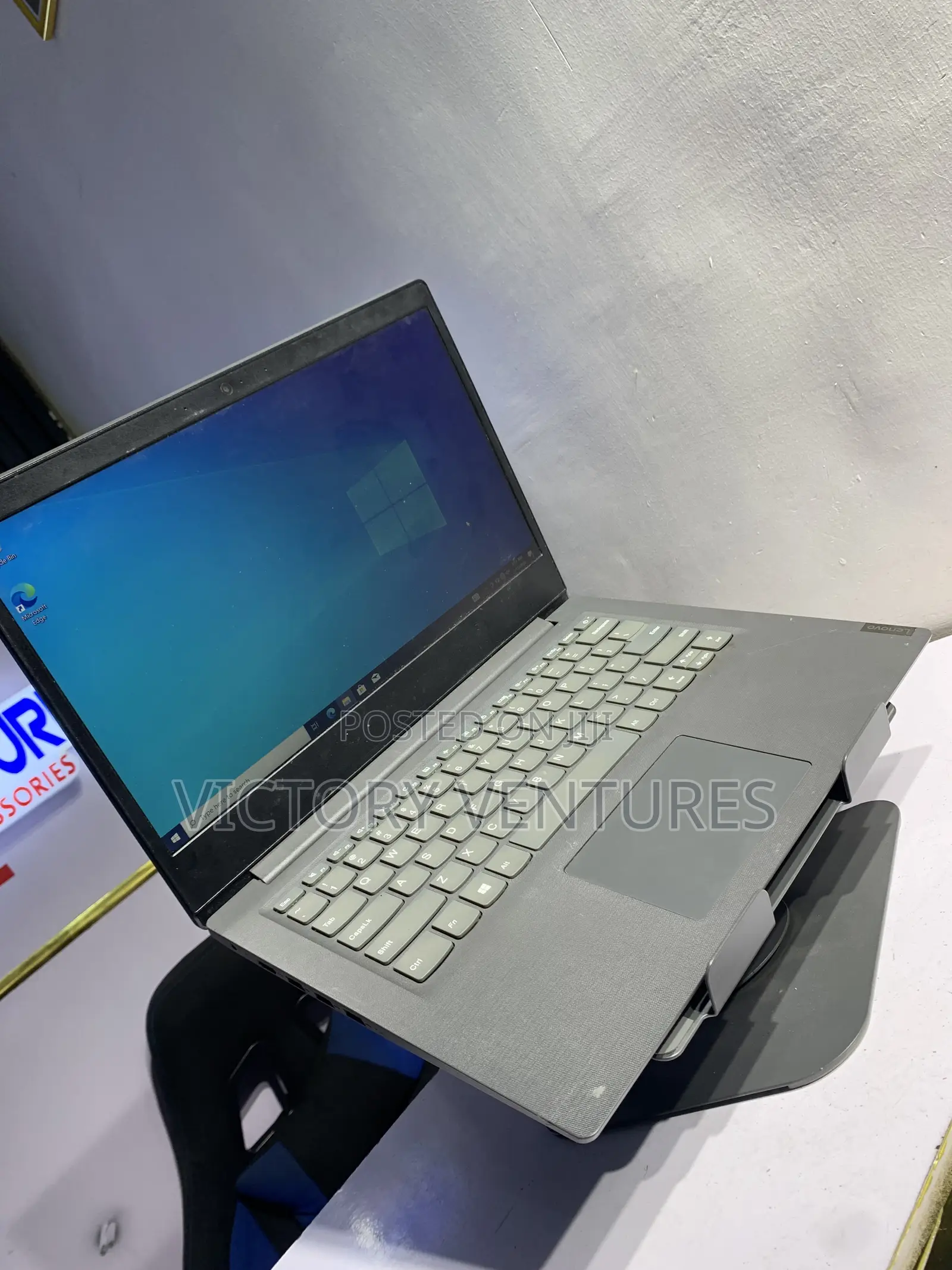 New Laptop 8GB Intel Core i5 SSD 256GB