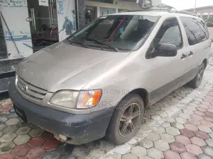 Toyota Sienna 2003 Gray