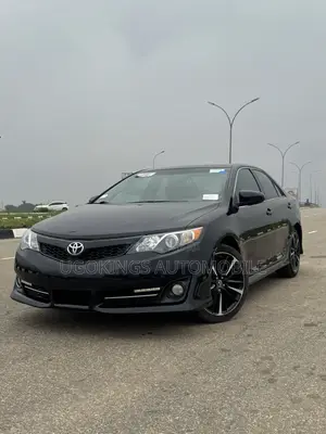 Toyota Camry SE 4dr Sedan (2.5L 4cyl 6A) 2013 Black