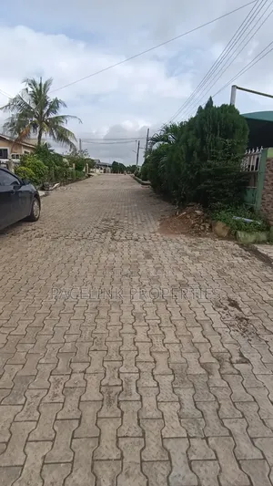3bdrm Apartment in Diamond Estate Lasu for rent