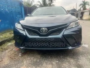 Toyota Camry SE (2.5L 4cyl 8A) 2019 Black