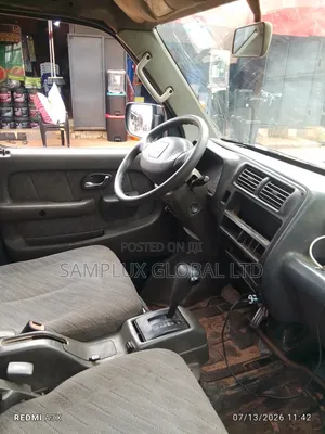 Suzuki APV Minibus 2012 Green