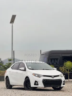 Toyota Corolla S w/Special Edition Pkg (1.8L 4cyl CVT) 2016 White