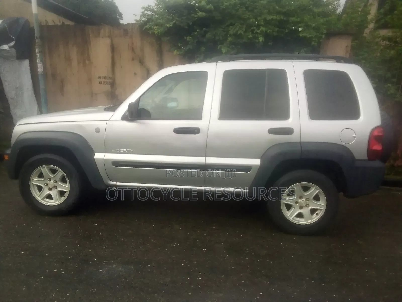 Jeep Liberty 2004 Silver
