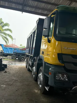 Mercedes Truck