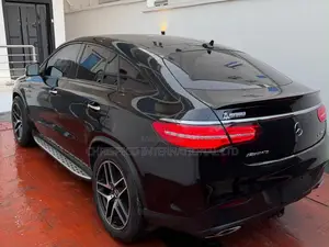 Mercedes-Benz GLE-Class 2019 Black