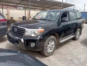 Toyota Land Cruiser 2012 Black