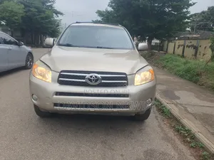 Toyota RAV4 2008 Gold