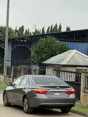 Toyota Camry 2016 Gray