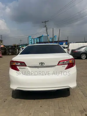 Toyota Camry LE 4dr Sedan (2.5L 4cyl 6A) 2013 White