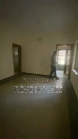 3bdrm Block of Flats in Pedro for rent
