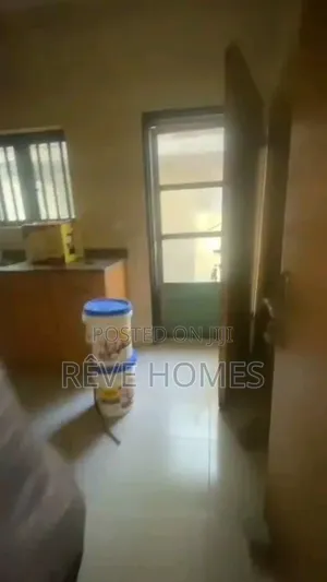 3bdrm Block of Flats in Pedro for rent