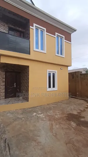 3bdrm Apartment in Gated Estate At for rent