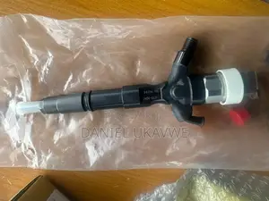 Toyota Fuel Injector Nozzle 23670-30400