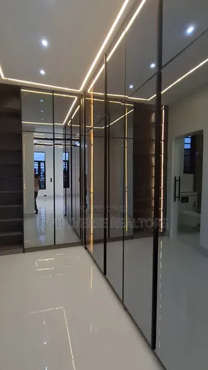 5bdrm Duplex in Lagos Island / Lagos Island for sale