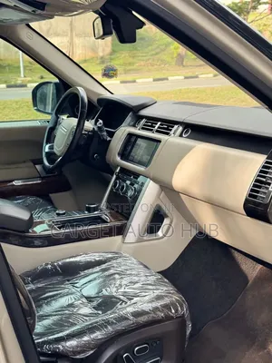 Land Rover Range Rover Vogue 2016 Gold