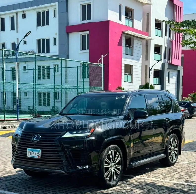Lexus LX 2022 Black