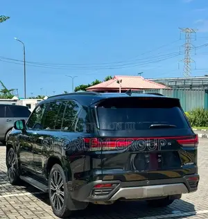 Lexus LX 2022 Black