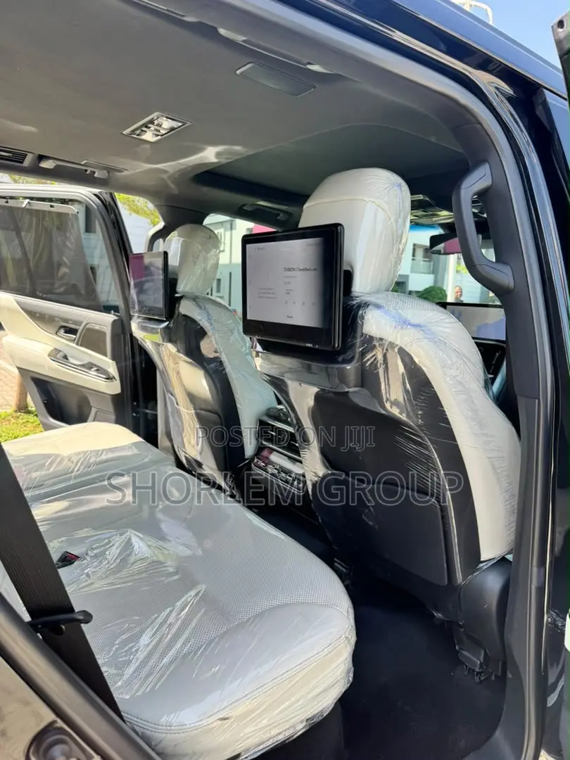 Lexus LX 2022 Black