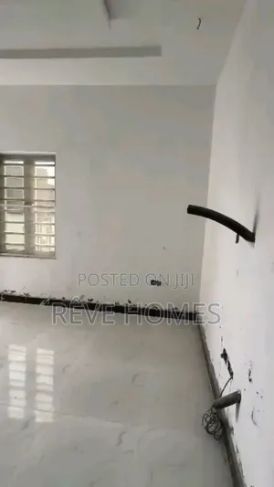 3bdrm Block of Flats in Mende for rent