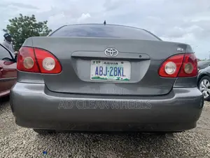 Toyota Corolla LE 2005 Gray