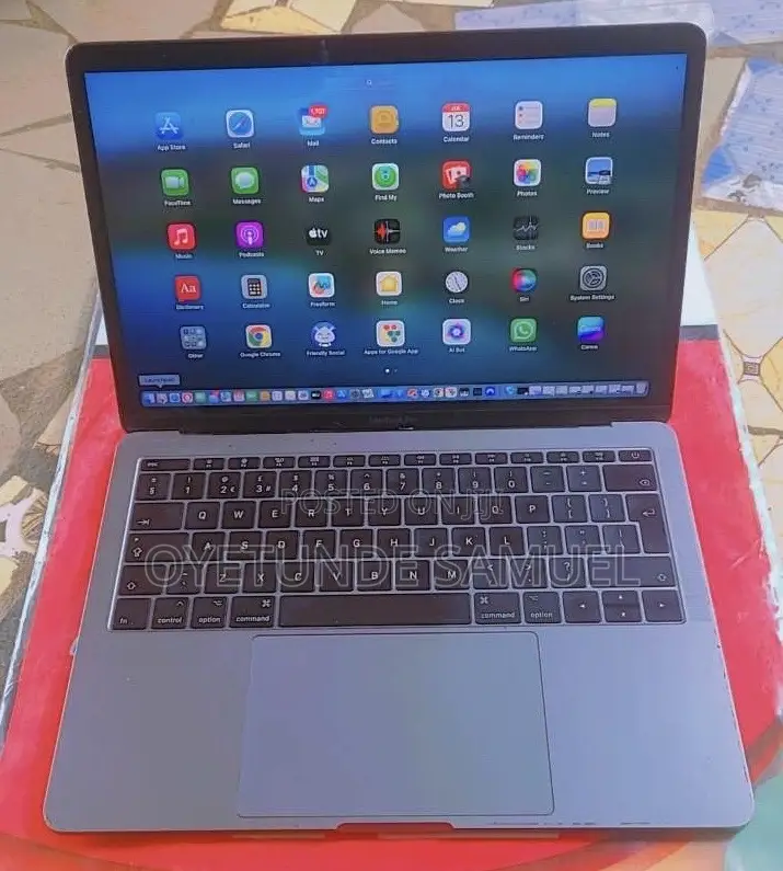Laptop Apple MacBook Pro 2017 8GB Intel Core i5 SSD 128GB