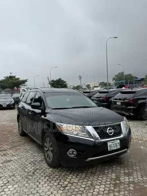 Nissan Pathfinder Platinum 2018 Black