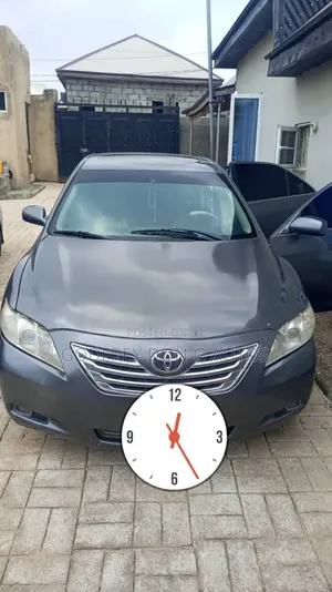 Toyota Camry 2010 Silver