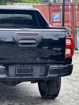 Toyota Hilux Revo Smart Cab Petrol 2.7 RWD 2021 Black