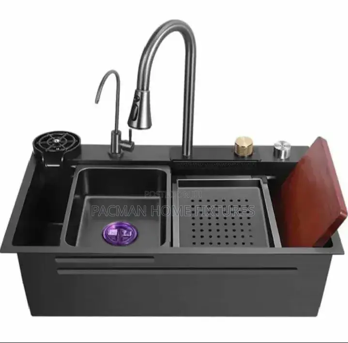 Multifunctional Black Kitchen Sink With Pull-Out Faucet