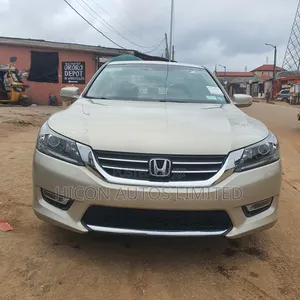 Honda Accord 2.2 DTEC Sedan Automatic 2012 Gold