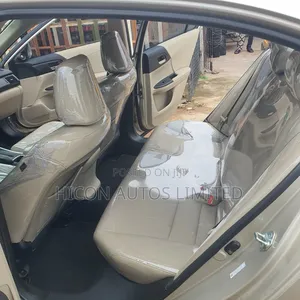 Honda Accord 2.2 DTEC Sedan Automatic 2012 Gold