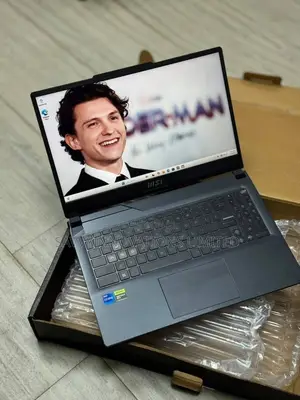 Laptop MSI Cyborg 15 16GB Intel Core i7 SSD 1T