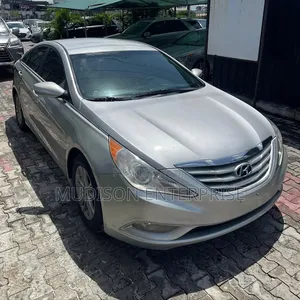 Hyundai Sonata Limited Sedan FWD (2.4L 4cyl 6A) 2013 Silver